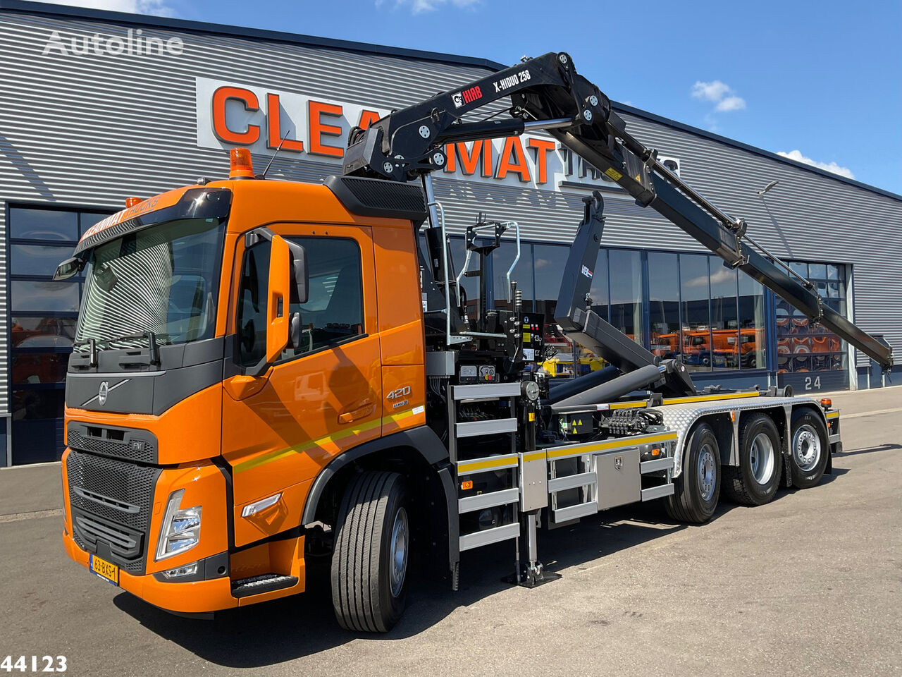 camion cu cârlig Volvo FM 420 8x2 Hiab 25 Tonmeter laadkraan