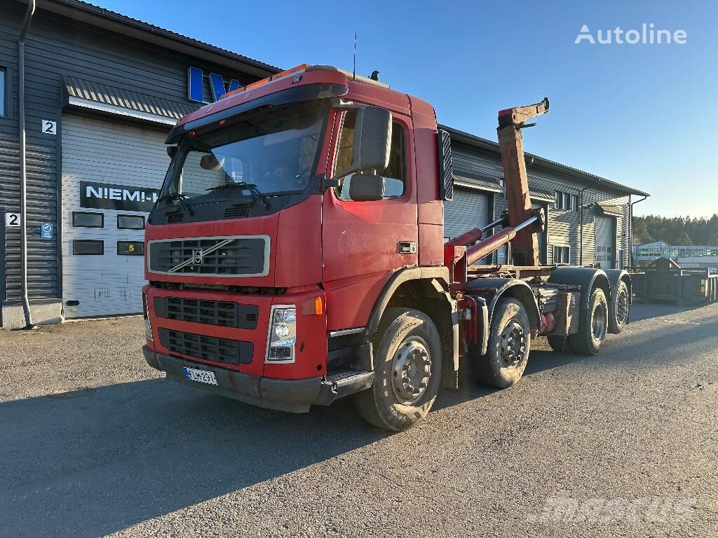 Volvo FM440 8x2 hook lift truck