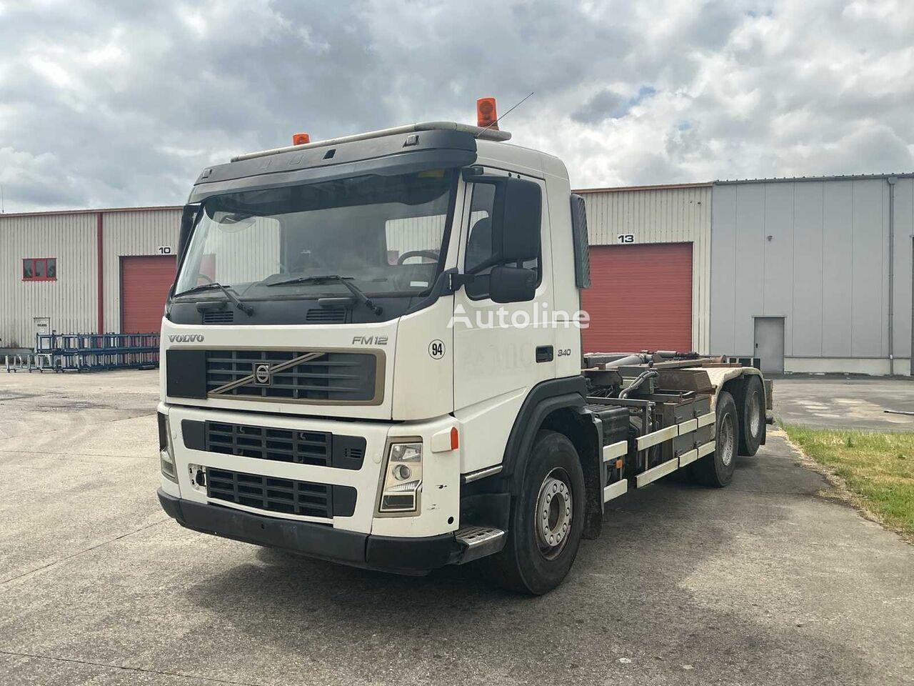 Volvo FM/FH 12 340 6x2R camión con gancho - Autoline