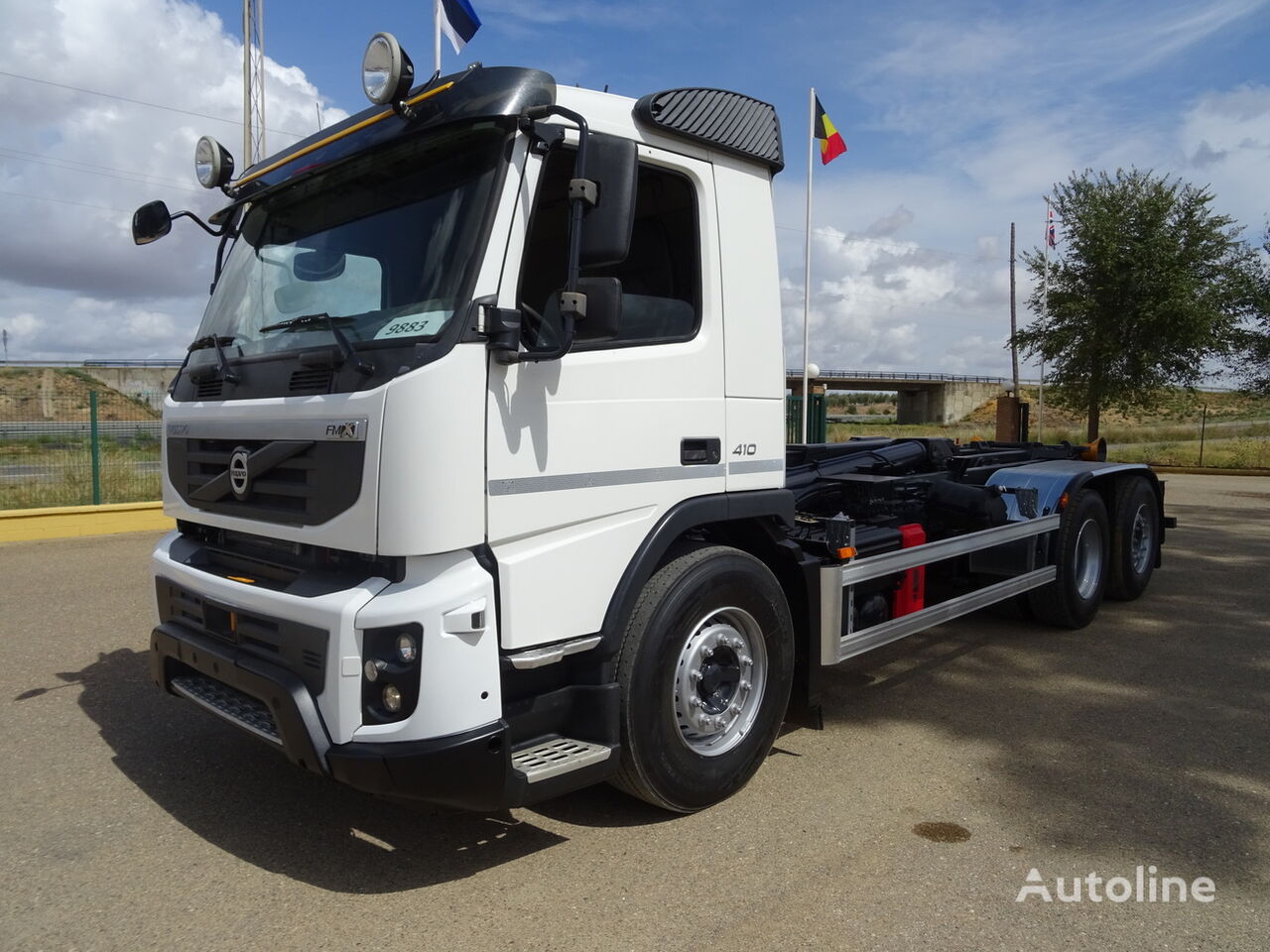 Volvo FMX 410 hook lift truck