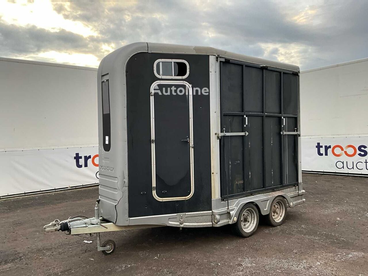 Equi-Trek EQ25 paardenaanhangwagen