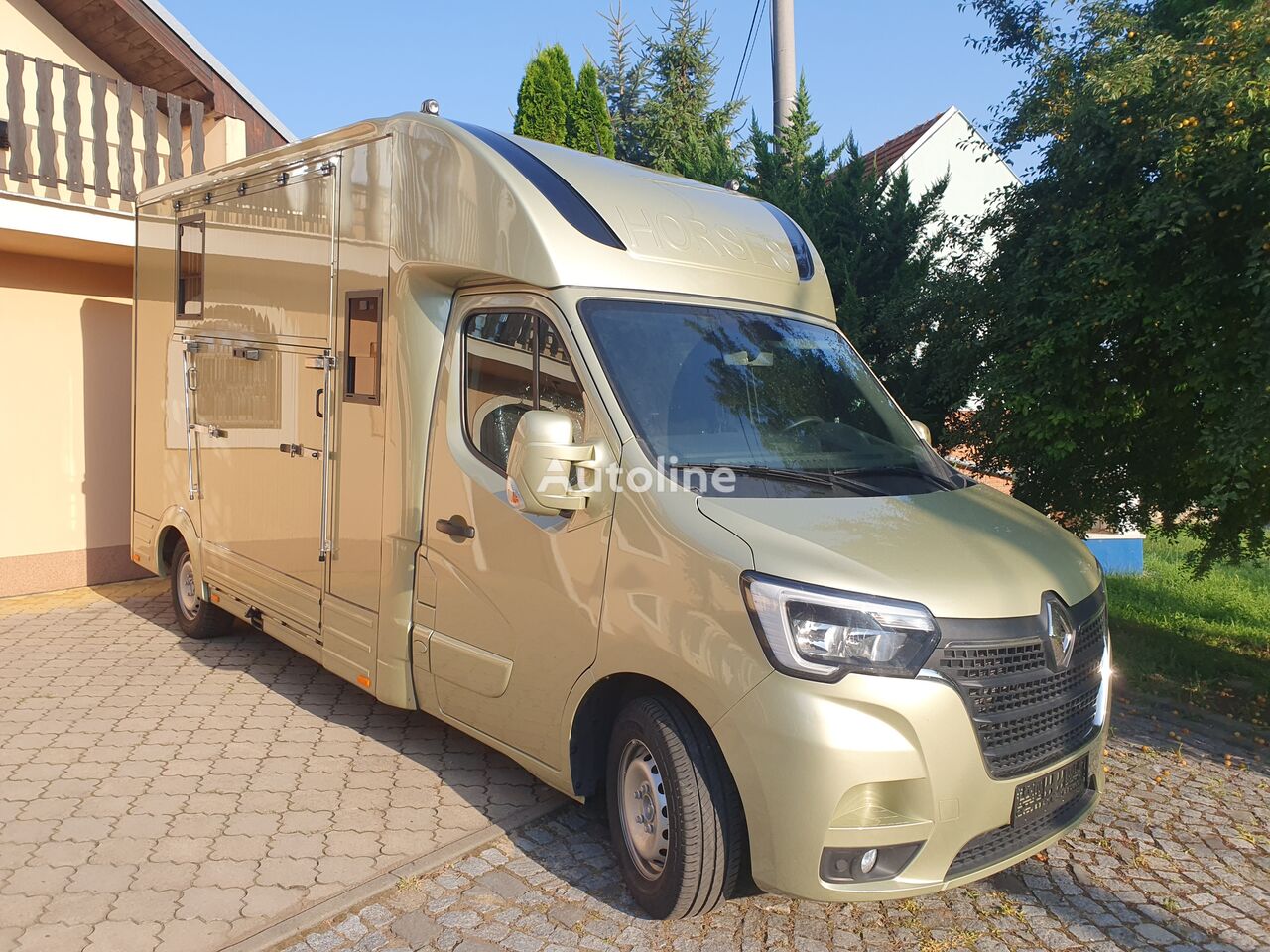 Renault Master horse transporter