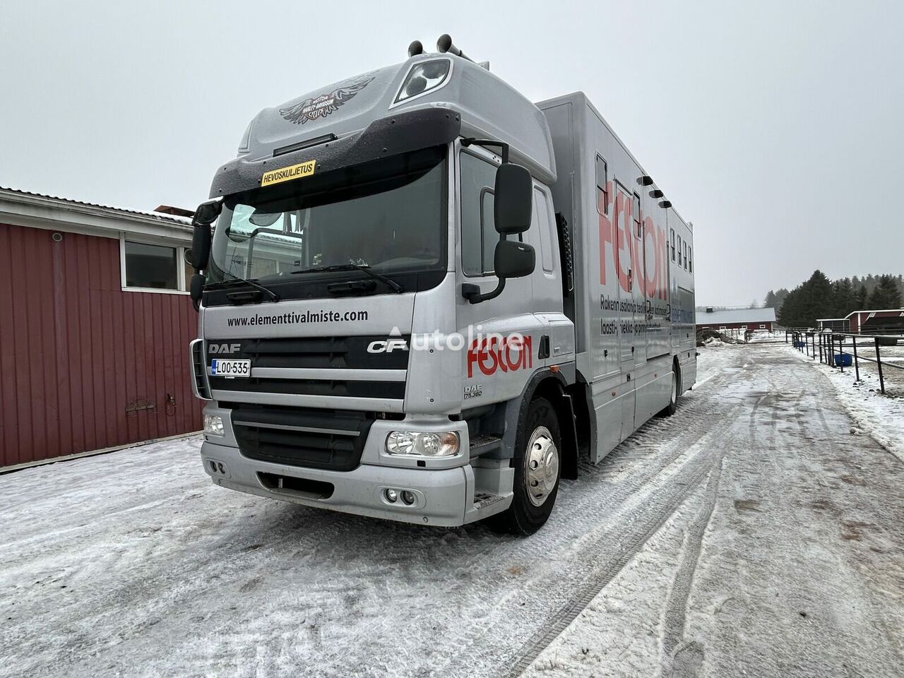 camião de transporte de cavalos DAF CF 75.360 Hevoskuljetusauto