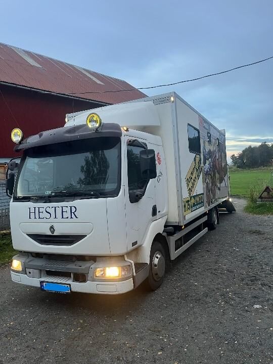 nákladné auto na prepravu koní Renault Midlum dyretransport