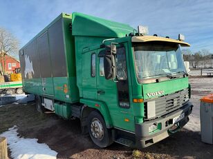 вантажівка коневоз Volvo FL 612M lastebil - Godkjent for hestetransport