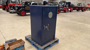 Milners Patent Fire Resisting Safe (1 Key)) banking equipment