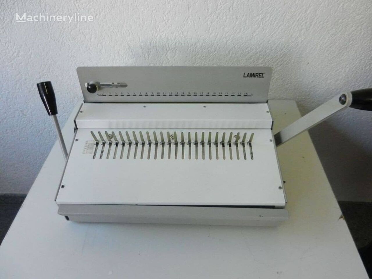 Spiral binding machine Lamirel Buchbindemaschine