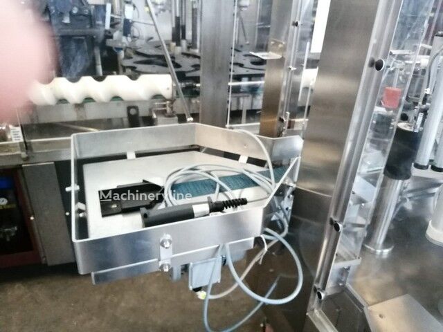 Omar Etichettatrice Omar Triblocco Synphony 6/12/2T/ EL Usata bottle cleaning machine