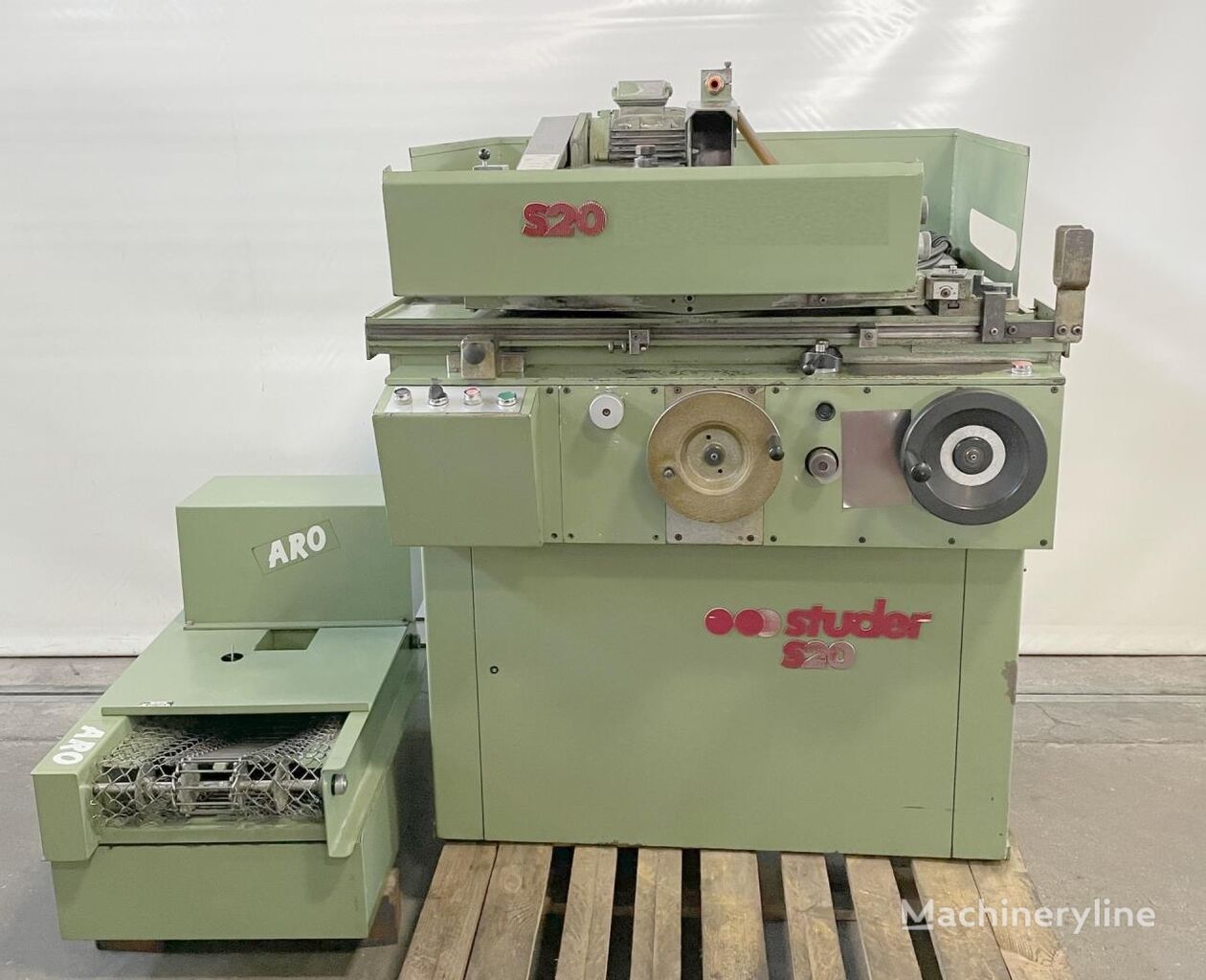 Studer S 20-12 cylindrical grinding machine