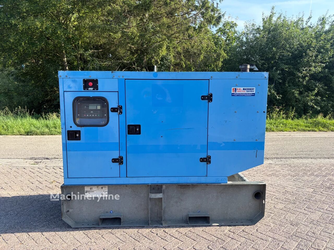 Dieselový generátor SDMO John Deere 4045 60 kVA Leroy Somer aggregaat XXL Dieseltank - Machineryline