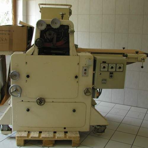 OKA TBA automatische Extrudier- und Dressiermaschine dough sheeter