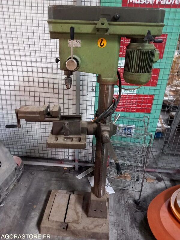 Serrmac RAG 23 drilling machine