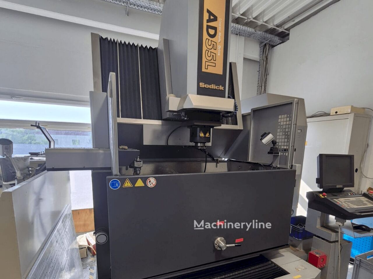 ماكينة تفريغ الشحنات الكهربائية الساكنة Sodick AD 55 L - Machineryline