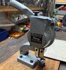 Hang Piccolo gluing machine