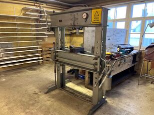AGB LV hydraulisk press