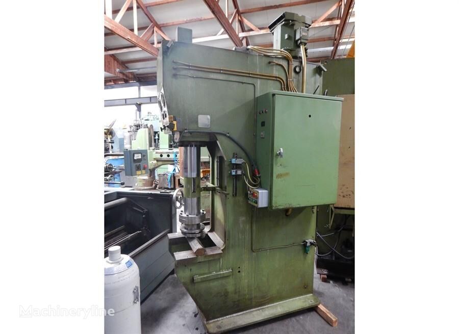 LBM 60 ton hydraulic press