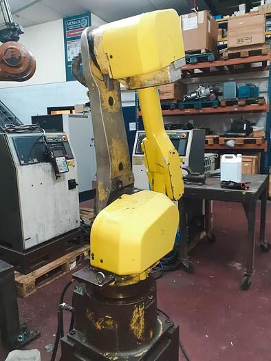 robot industriale Fanuc M-16iB