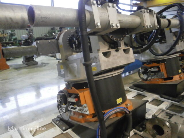 روبوت صناعي KUKA KPF5-V2H2H500