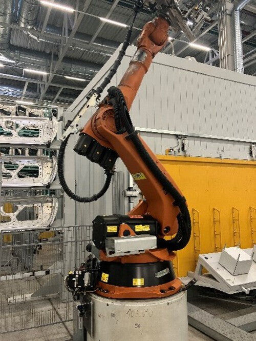KUKA KR 240 L180-2 industrial robot - Machineryline