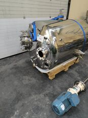 промышленный резервуар