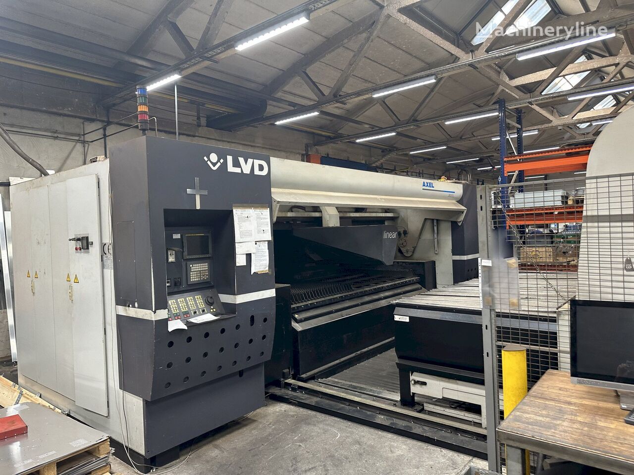 Fanuc c4000i -b laser cutting machine