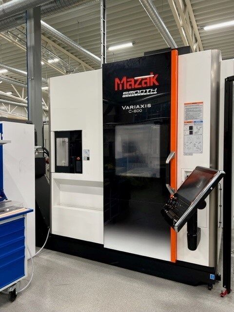 обрабатывающий центр Mazak VARIAXIS C-600