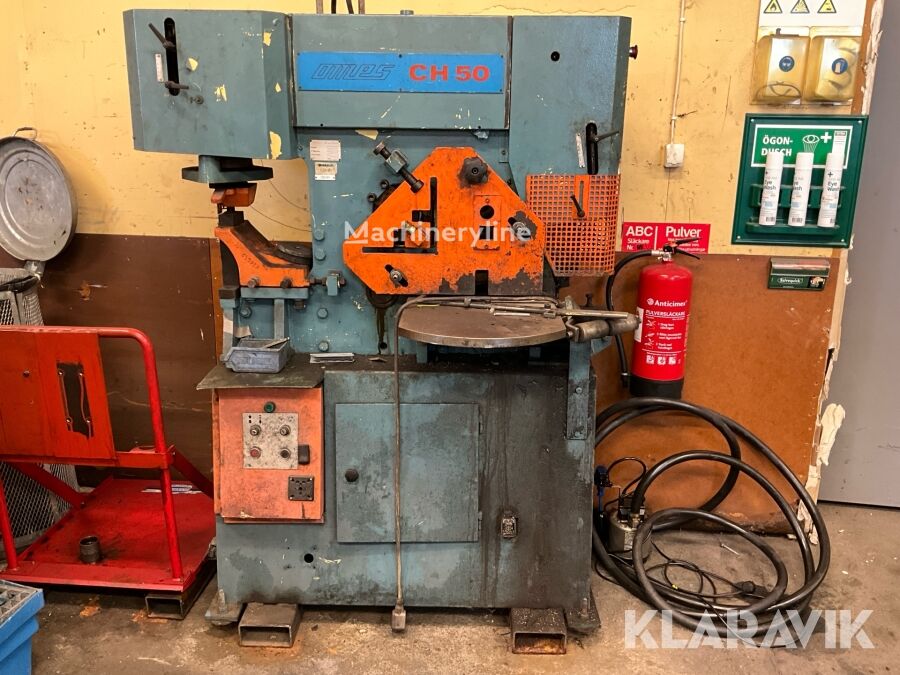 Fierăstrău cu bandă pentru metal Omes CH50 de vânzare | Machineryline RO Fierăstrău cu bandă pentru metal Omes CH50 - Machineryline