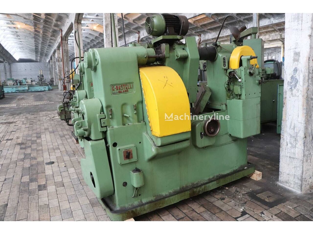 Torno de metal G-RASTELLI R950 Cylindrical grinder a venda | Machineryline MZ Torno de metal G-RASTELLI R950 Cylindrical grinder - Machineryline
