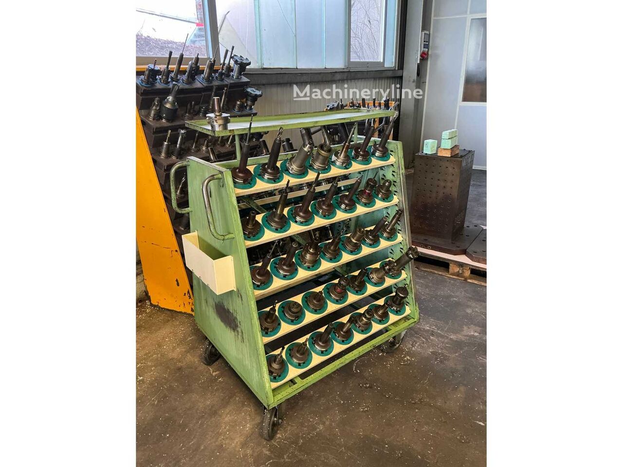 HSK 80 Werkzeugaufnahmen mit Transportwagen (70x) Metallfräse - Machineryline