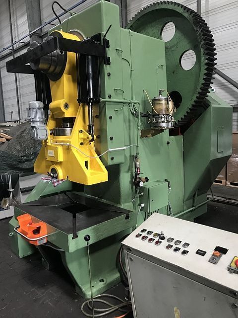 BETZ EZL 300 metaalpers - Machineryline