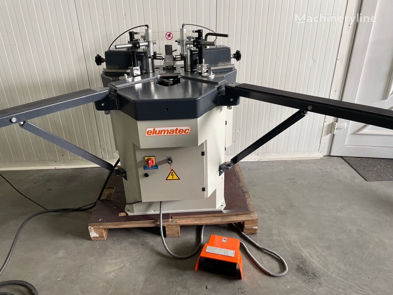 Elumatec EP-124 metal press