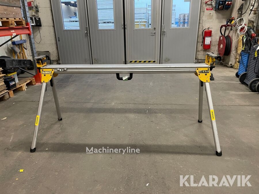 Pokosová píla DeWalt DE7023 - Machineryline