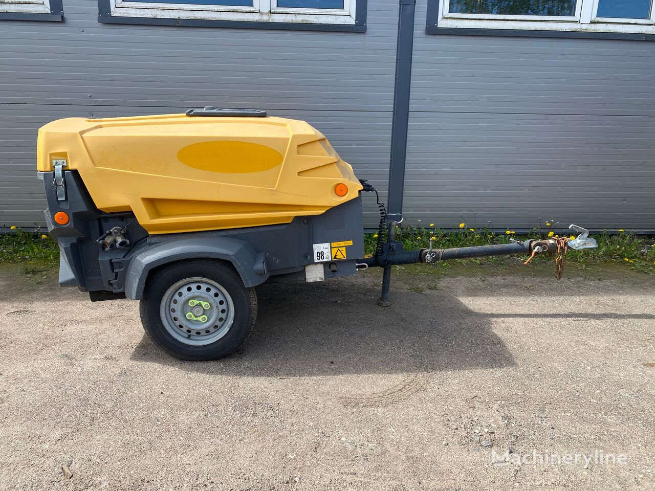 Atlas Copco XAS 37 mobile compressor