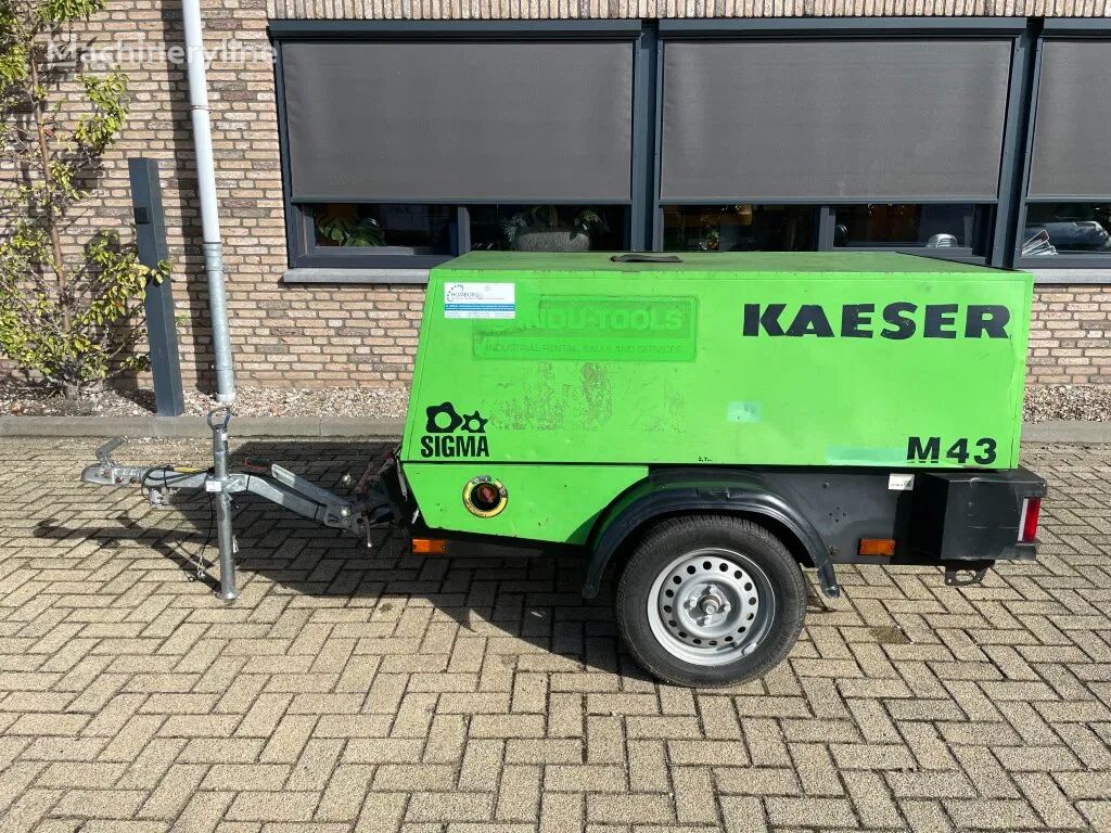 Kaeser M43 Kubota 4,2 m3 / min 7 Bar 30 kW Mobiele Silent Diesel Compre mobile compressor