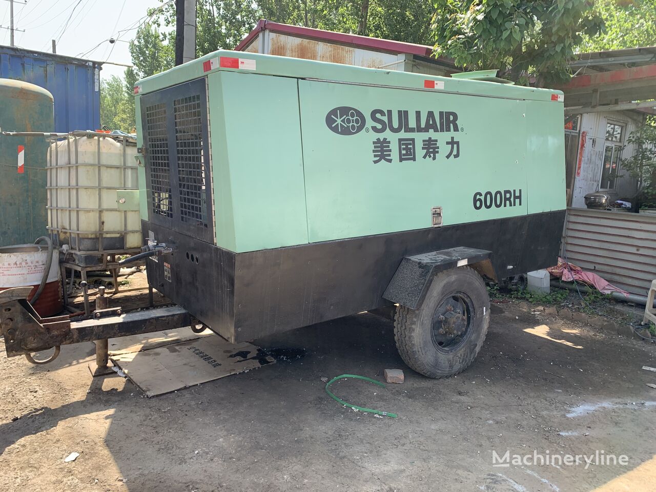 Sullair DPQ600RH mobile compressor