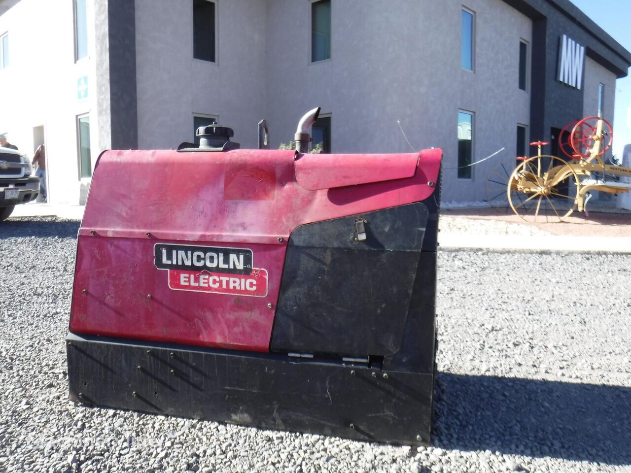 Lincoln K1725-8 mobile welding machine