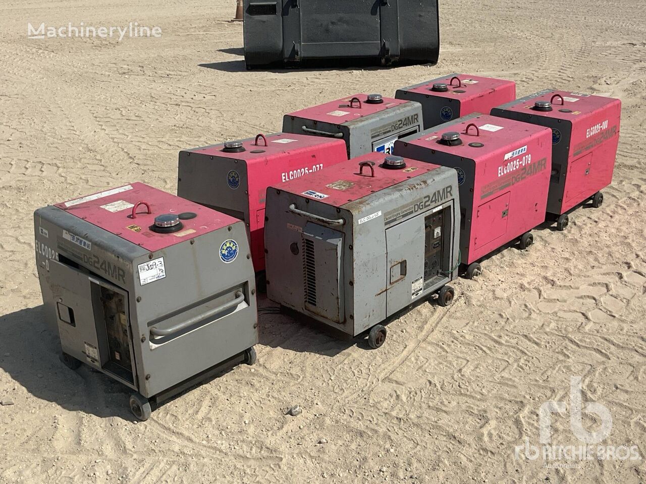 другой генератор Shindaiwa DG24MR Quantity of (7) 2.4 kVA