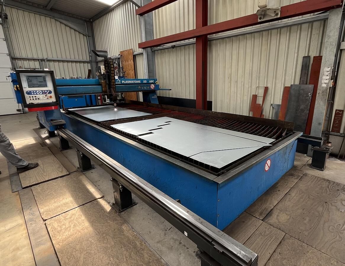 Plazemski rezalni stroj Oerlikon Plasmatome 20 HPC naprodaj | Machineryline SI Plazemski rezalni stroj Oerlikon Plasmatome 20 HPC - Machineryline
