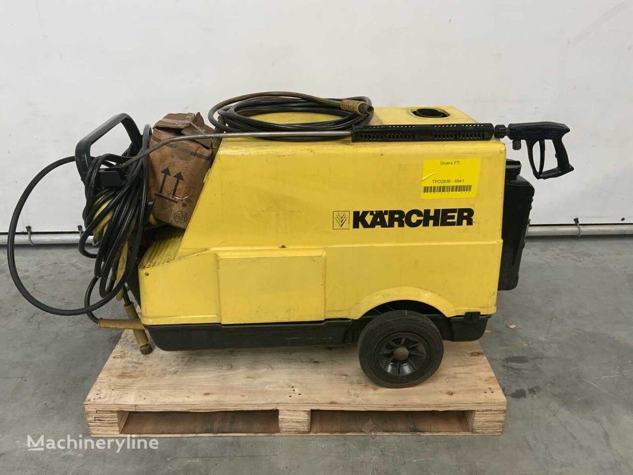 Kärcher HDS610 pressure washer