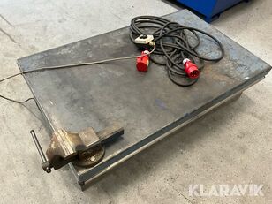 Edmo scissor car lift