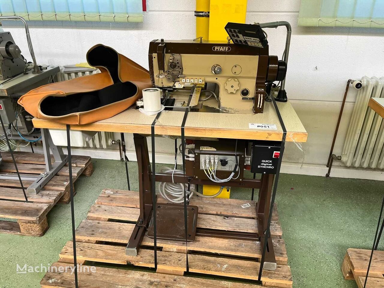 Pfaff 1425 sewing equipment