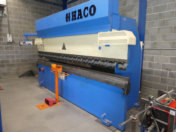 máquina de curvar chapa Haco PPM 40135