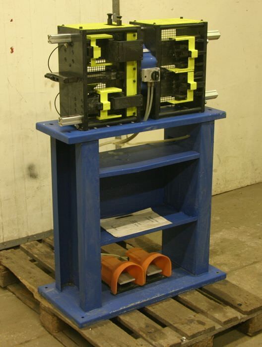 Presse d'emboutissage Schüco Artikel-Nr. 296 566 - Machineryline