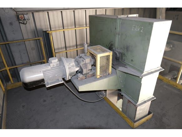 Convoyeur vertical vertical conveyor - Machineryline