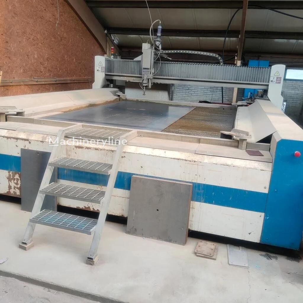 Máy cắt tia nước Cinnova 2100 x 3100 I Watterjet Cutting - Machineryline