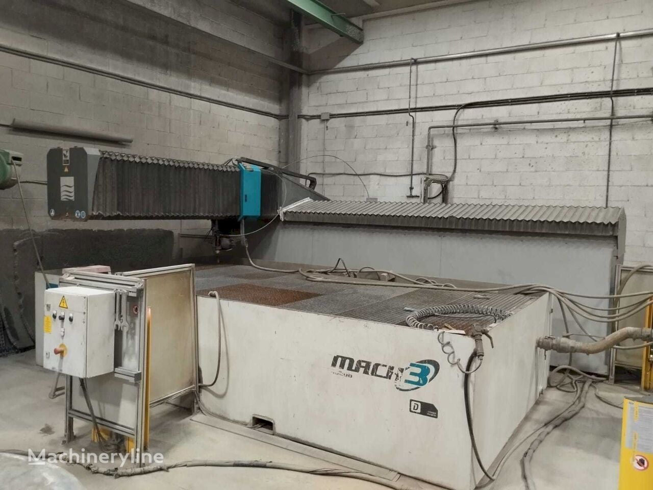 Flow Mach3 4020B waterjet cutting machine