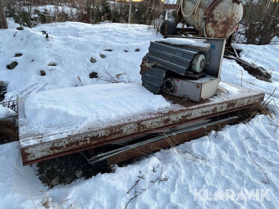 Lyftbord/svetsbänk welding table