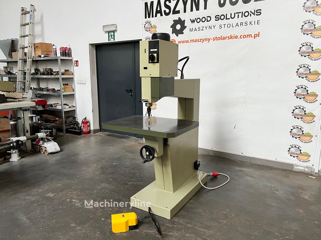 Fresadora de madeira Frezarka górnowrzecionowa SAMCO ROUTER 800 a venda | Machineryline PT Fresadora de madeira Frezarka górnowrzecionowa SAMCO ROUTER 800 - Machineryline