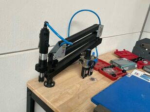 pracovn&yacute; st&ocirc;l HBM 2023 HBM Diverse metaalbewerkingen, werkbank met taparm voor sch