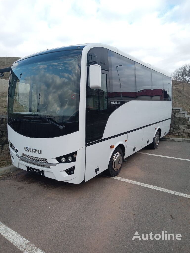 Isuzu Novo Lux förortsbuss